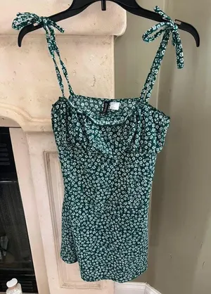 Boutique dress  thumbnail 1
