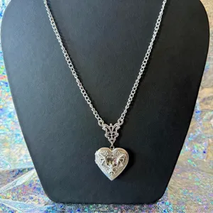 Gothic Vampire Bat Heart Locket Necklace 🩶🦇🖤 Silver thumbnail 2