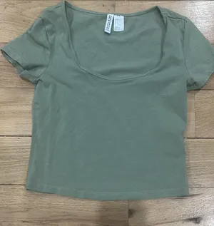 H&M Top thumbnail 1