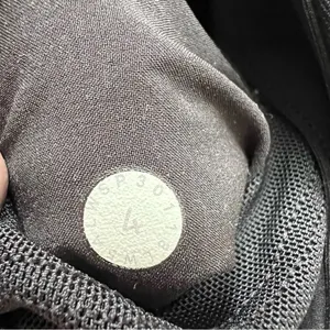 Lululemon On The Fly Pant 7/8 Ankle Black Size 4 thumbnail 14