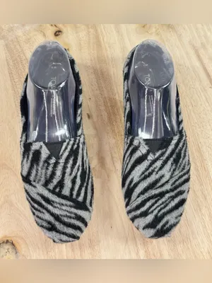 TOMS Alpargata Fuzzy Zebra Slip On Flats Grey Black Size 8 thumbnail 4