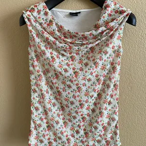 Ditsy Floral Print top thumbnail 1