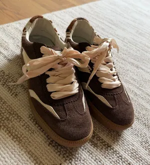DV by Dolce Vita Sneakers thumbnail 1