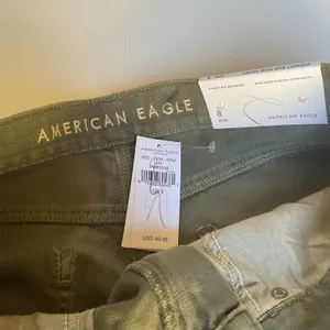 American Eagle Women’s Highest Rise Mom Shorts Sz 8 (29W) Green Y2K Festival NWT thumbnail 6
