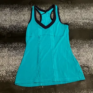 Womens sz6 Lululemon Tanktop  thumbnail 1