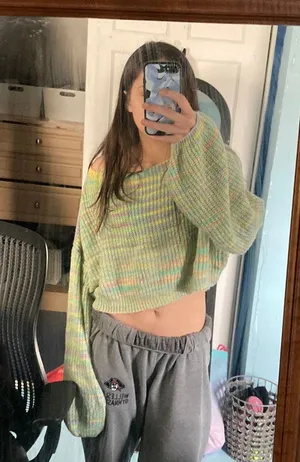 Sweater Multiple Size M thumbnail 1