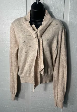 Astr Women’s Cream Tie Neck Sweater Size Medium EUC thumbnail 1