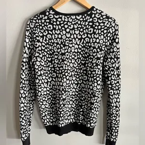 Ann Taylor Black White Leopard Print Crew Sweater Preppy Chic Cozy thumbnail 6