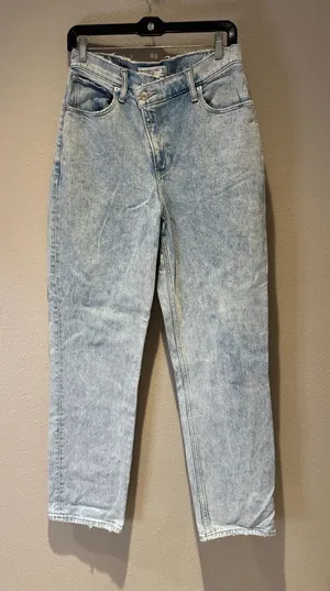 Abercrombie & Fitch Curve Love The '90s Straight Ultra High Rise Jeans 29/8R thumbnail 1