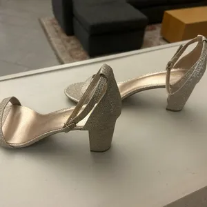 Heels Shimmering Silver Heeled Sandals Dream Paris Size 12 thumbnail 4
