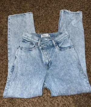 Abercrombie & Fitch thumbnail 1