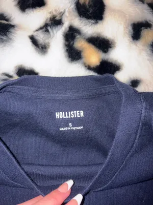 hollister hip length baby tee  thumbnail 2