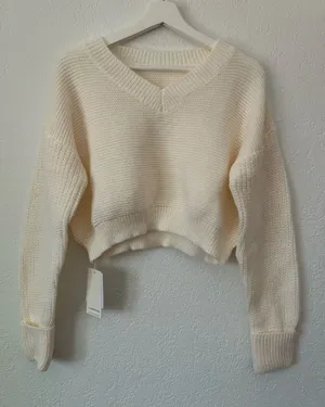 Commense Women’s Cream V-Neck Cropped Knit Sweater S NWT thumbnail 1