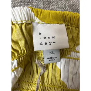 A New Day Womens Yellow & White Smocked Crop Top XL Adjustable Straps Cruise thumbnail 4