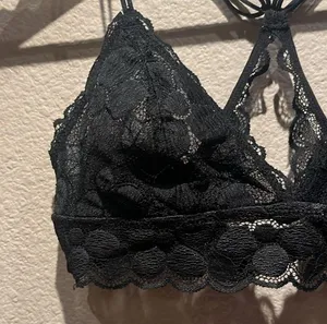 Aerie Women’s Black Lace Bralette Size Medium thumbnail 3