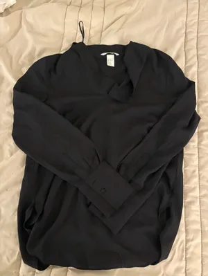 H&M Women's Black Long Sleeve Blouse thumbnail 1