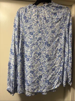 Old Navy Women'sBlue Floral Print LS Open Neck Long Sleeve brand new J thumbnail 5