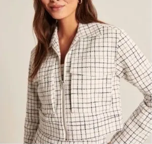 Abercrombie & Fitch Full Zip Up Cropped Tweed Plaid Squares Shirt Jacket Sz L thumbnail 1