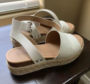 White Harlow Shoes Size 9 thumbnail 1
