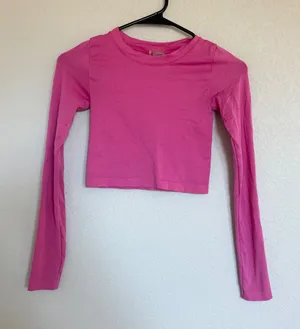 Aritzia Seamless Long Sleeve Crop Top Pink Crew Neck XS Basic Athleisure thumbnail 1