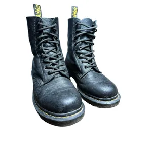 Dr. Martens Pascal Womens 8 Black Leather Lace Up Air Wair Boots AW004 #S25-3 thumbnail 2