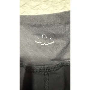 Beyond Yoga Womens Black Scalloped Laser Cut Cropped Leggings Size L thumbnail 3