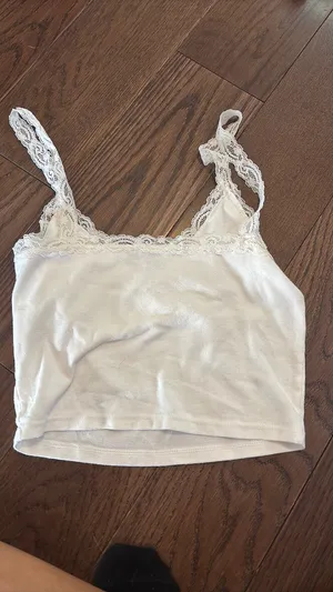 Brandy Melville Tank White Lace Crop thumbnail 4