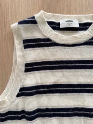 Aritzia cashmere sweater vest thumbnail 2