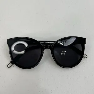 Foster Grant Fashion Black Sunglasses UVA UVB Protection Scratch Resistant thumbnail 4