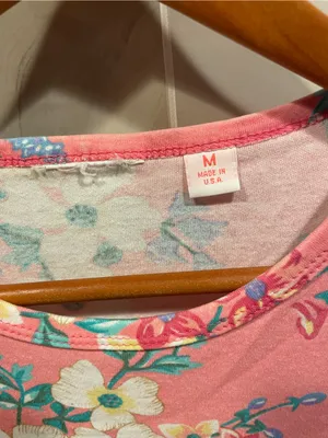 Cute vintage 90s floral USA tropical floral pocket t-shirt broken in twee thumbnail 2