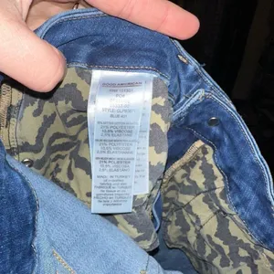 Good American distressed raw hem 12/31 good legs jeans thumbnail 3