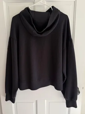 All In Motion XL Black Textured Cowl Neck Pullover Sweatshirt Thumbholes‎ thumbnail 2