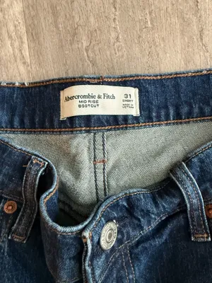 Abercrombie Mid-Rise Bootcut Jeans thumbnail 4