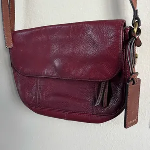 Fossil Burgundy Pebble Leather Purse thumbnail 2