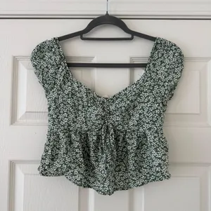 PacSun Cute Floral Top thumbnail 1