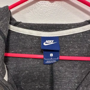Nike gray Black Zip-Up Hoodie! Size large! thumbnail 3