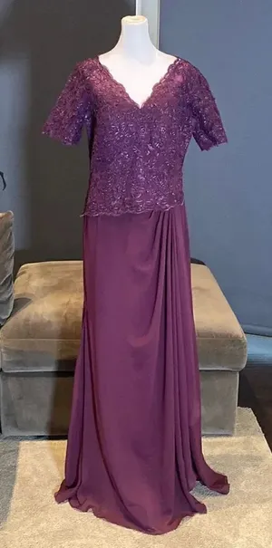 Women’s Full Length Purple Short Sleeve Chiffon Dress Lace Appliqué Size 10 thumbnail 1
