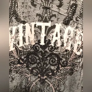 NWT - Maurice’s Decorative tee thumbnail 3