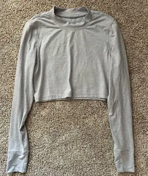 Vuori Lux Gray Long Sleeve Crop Top Womens L thumbnail 1