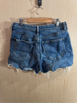 Silver Jeans Co Dark Wash Highly Desirable High-Rise Denim Shorts Size 30 thumbnail 2