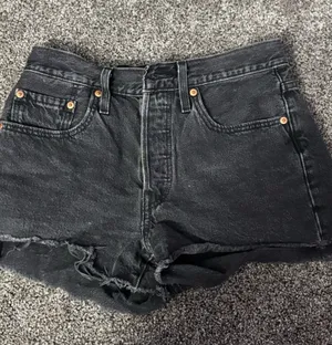 Black Levi’s Shorts 501 thumbnail 1