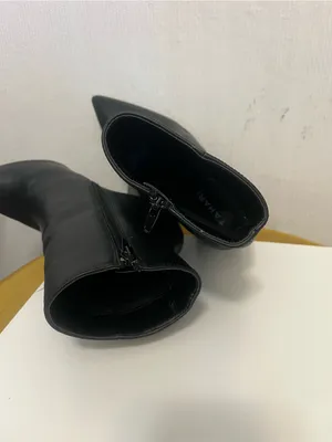 Tahari Black Pointed-Toe Block Heel Ankle Boots thumbnail 5