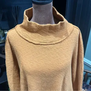 Free People We The Free Moon Daisy Pullover – Size Medium – Sunbaby Yellow thumbnail 5