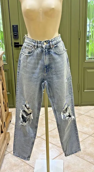 Zara light wash high-rise distressed denim jeans – size 2 thumbnail 1