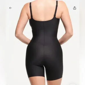 Skims Body Unlined Plunge Mid Thigh Bodysuit Onyx XS. NWT ( SOLD OUT) thumbnail 2