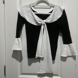 Long sleeve black blouse with white collar bow Size XXS thumbnail 2
