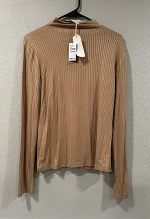 NWT Mystree Long Sleeve Top thumbnail 1