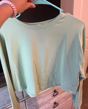 Lululemon Long Sleeve thumbnail 1