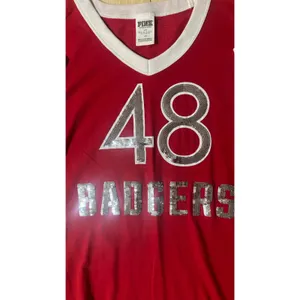 PINK Victoria's Secret Wisconsin‎ Badgers 48 Sequin V-Neck Jersey Tee Red L thumbnail 3