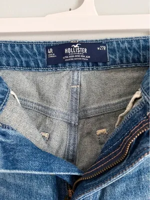 Hollister Ultra High Rise Mom Jeans W27 4R Distressed Ripped thumbnail 2